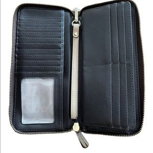 Use Michael Kors wallet